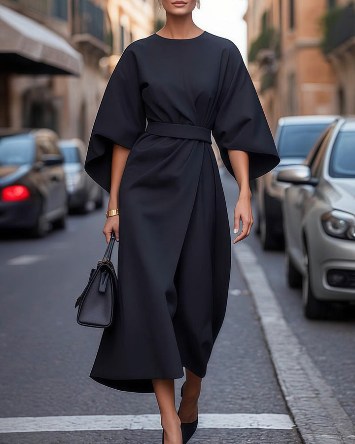 Amira™ jurk met elegante mouwen en ceintuur
