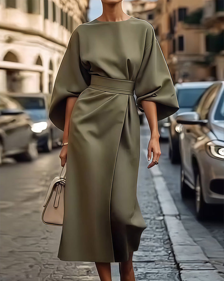 Amira™ jurk met elegante mouwen en ceintuur