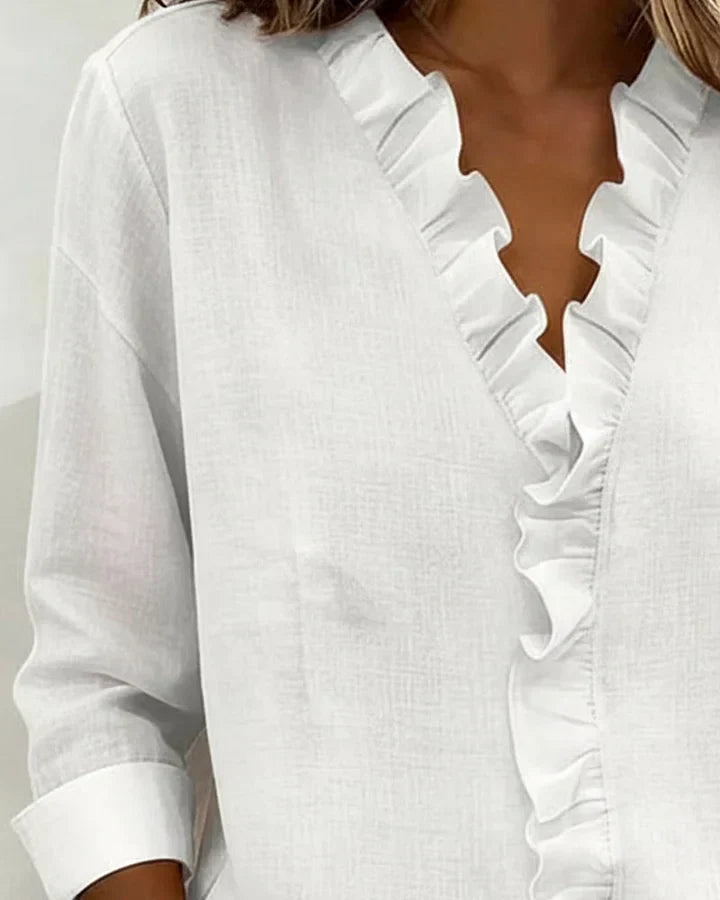 Indira™ Ruffle V-halsblouse