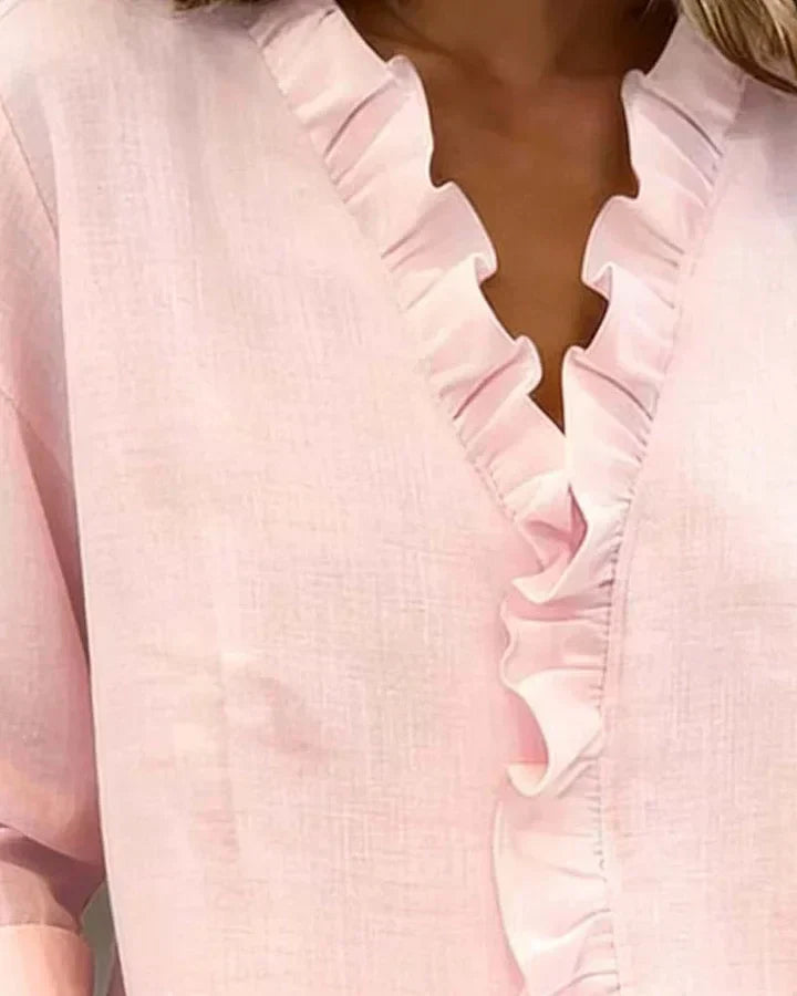 Indira™ Ruffle V-halsblouse