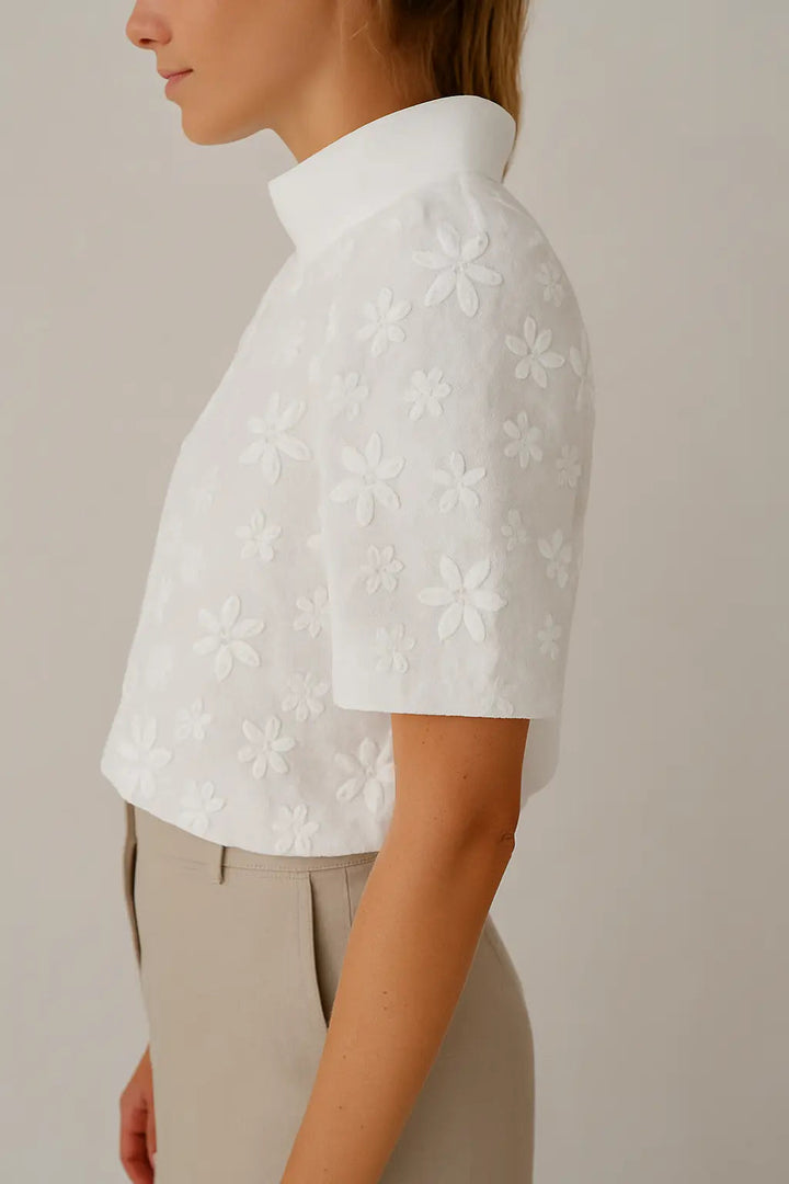 Léana™ geborduurde blouse met hoge kraag